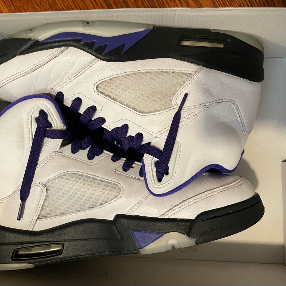 Air Jordan 5 Retro size 10.